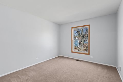 Tiny photo for 2703 Wayfaring Lane #B, Lisle, IL 60532 (MLS # 12585157)