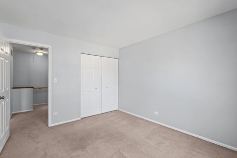 Tiny photo for 2703 Wayfaring Lane #B, Lisle, IL 60532 (MLS # 12585157)