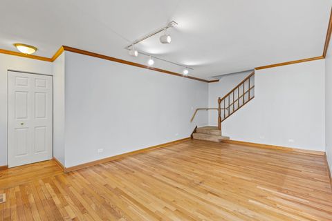 Tiny photo for 2703 Wayfaring Lane #B, Lisle, IL 60532 (MLS # 12585157)