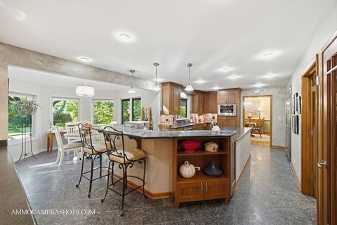 Tiny photo for 12 Highgate Court, St. Charles, IL 60174 (MLS # 12494769)