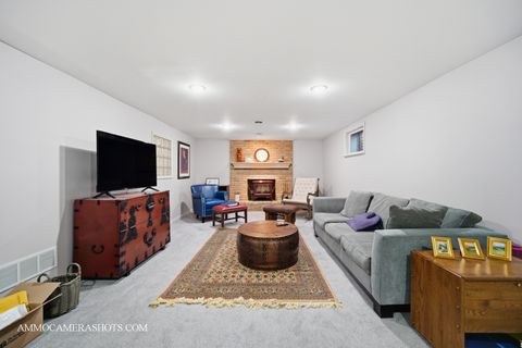 Tiny photo for 12 Highgate Court, St. Charles, IL 60174 (MLS # 12494769)