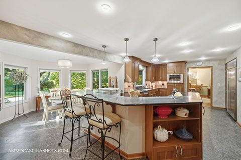 Tiny photo for 12 Highgate Court, St. Charles, IL 60174 (MLS # 12494769)