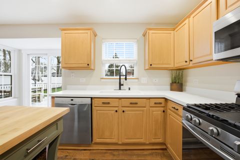 Tiny photo for 1331 S 7th Street, St. Charles, IL 60174 (MLS # 12558047)