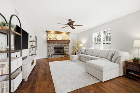 Tiny photo for 1331 S 7th Street, St. Charles, IL 60174 (MLS # 12558047)