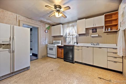 Tiny photo for 4000 Amelia Avenue, Lyons, IL 60534 (MLS # 12468029)