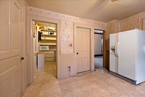 Tiny photo for 4000 Amelia Avenue, Lyons, IL 60534 (MLS # 12468029)