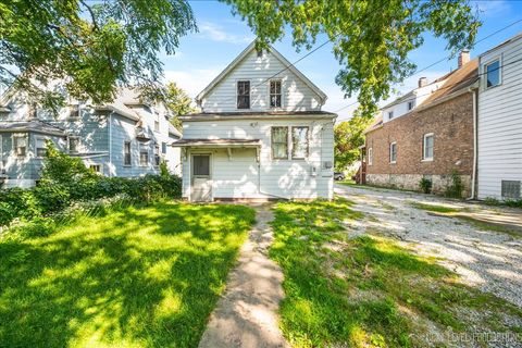 Tiny photo for 4000 Amelia Avenue, Lyons, IL 60534 (MLS # 12468029)