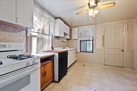 Tiny photo for 4000 Amelia Avenue, Lyons, IL 60534 (MLS # 12468029)