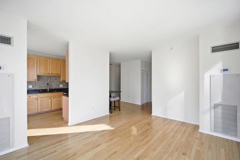 Tiny photo for 600 N Dearborn Street #1812, Chicago, IL 60654 (MLS # 12506438)