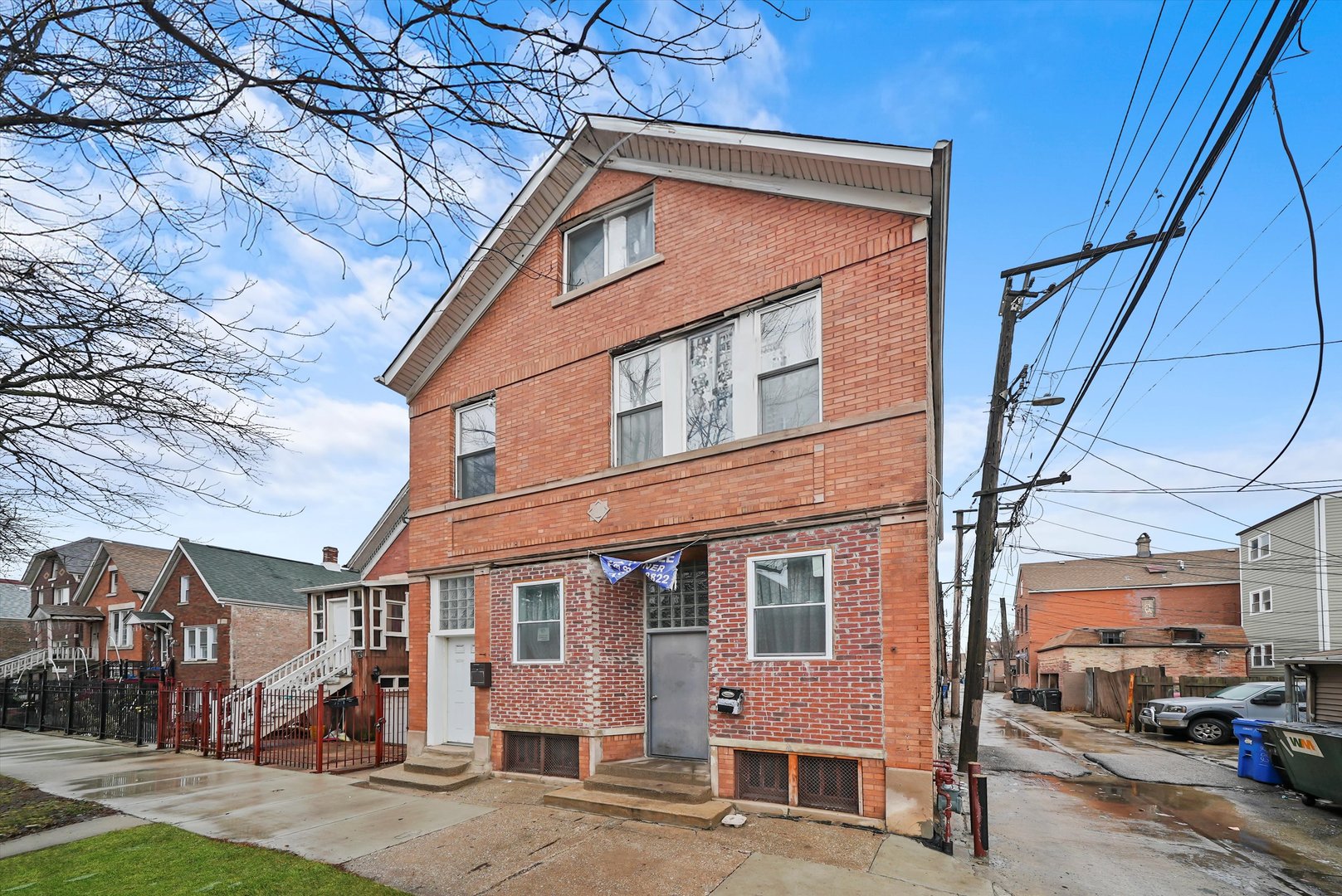 2814 W 25th Place