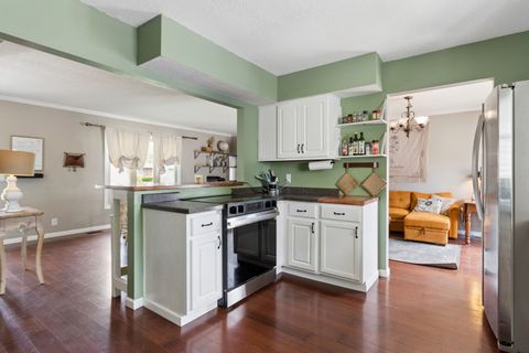 Tiny photo for 3343 W Ivywood Court, Decatur, IL 62522 (MLS # 12665823)