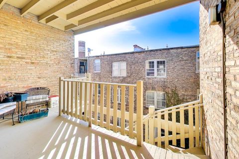 Tiny photo for 727 Erie Street #3E, Oak Park, IL 60302 (MLS # 12590770)