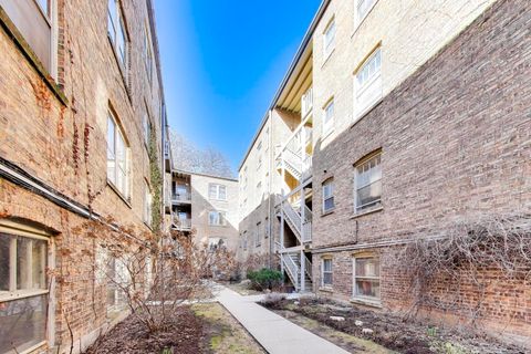 Tiny photo for 727 Erie Street #3E, Oak Park, IL 60302 (MLS # 12590770)