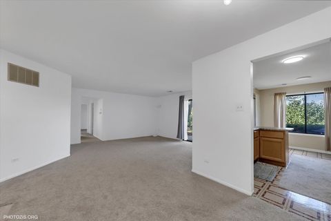 Tiny photo for 918 E Kings Road #1, Palatine, IL 60074 (MLS # 12533690)