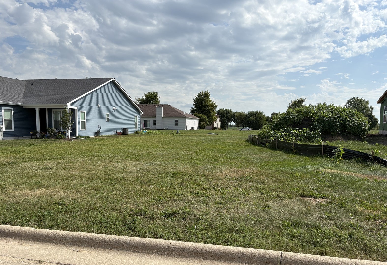 Lot 15 Llanos Street