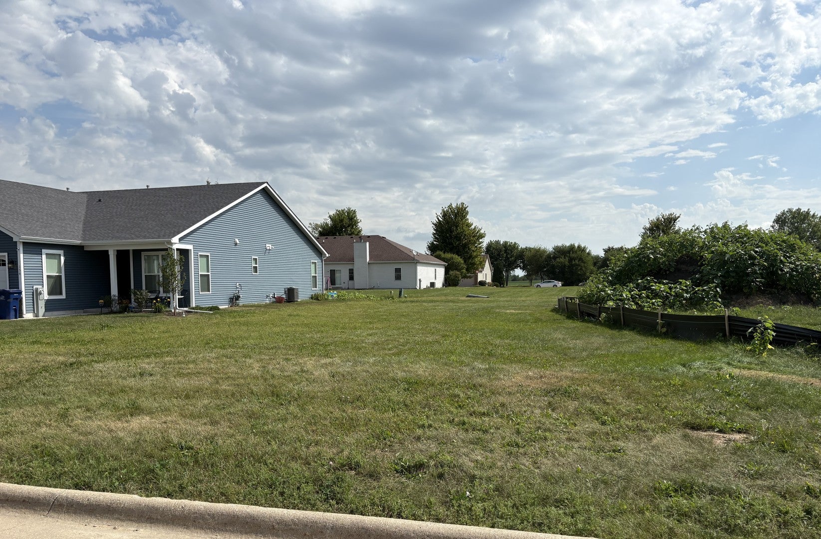 Lot 15 Llanos Street