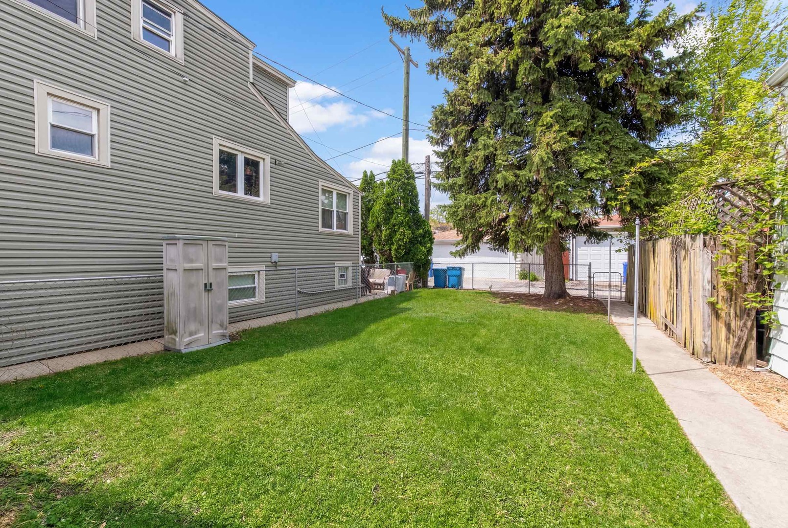 4438 N Narragansett Avenue