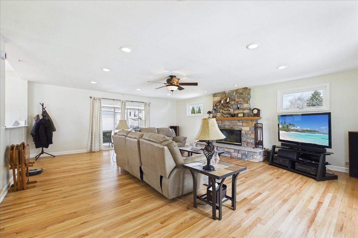 2N548 Pleasant Avenue