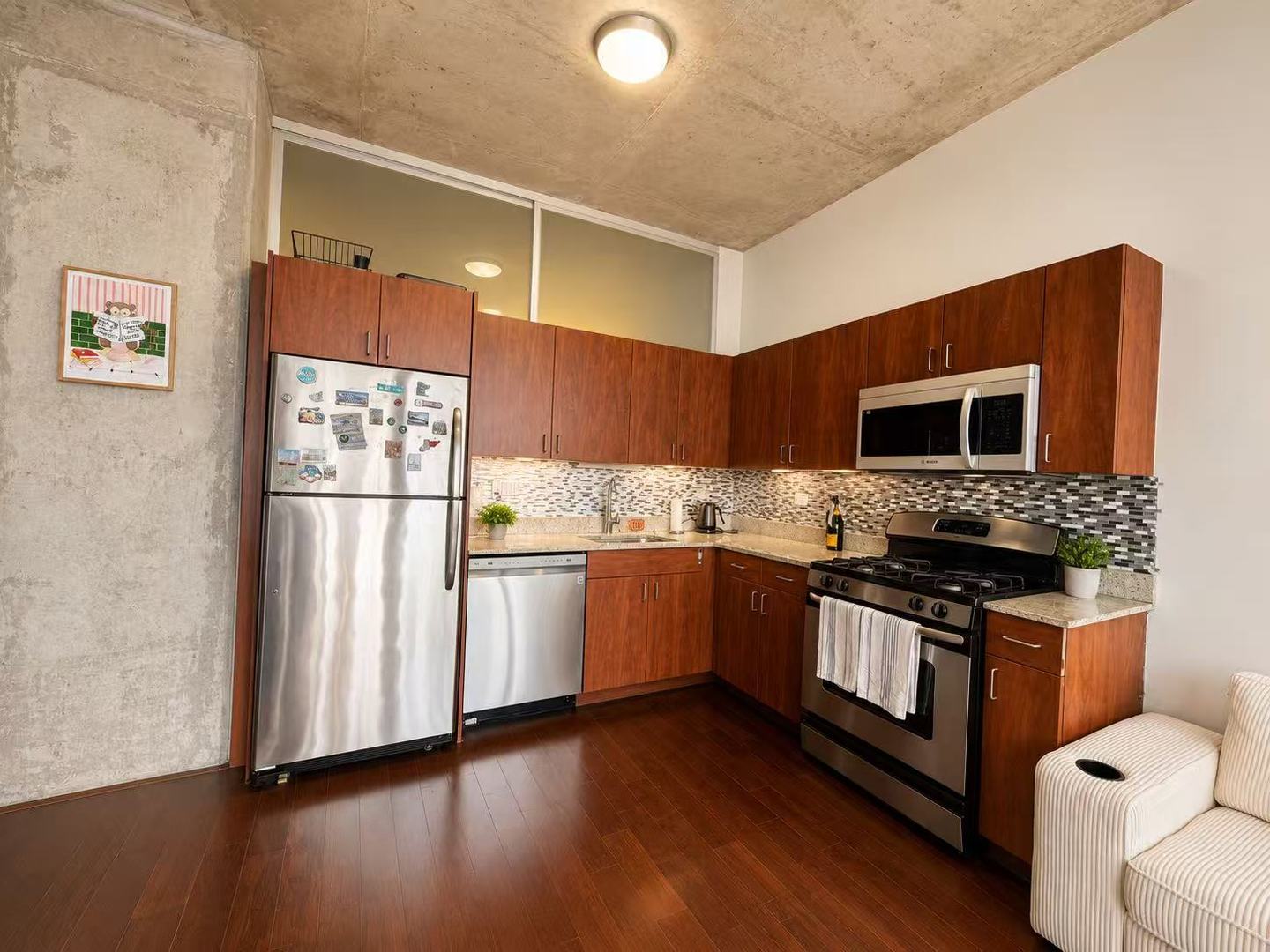 235 W Van Buren Street 4204