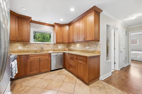 Tiny photo for 212 N Jackson Road, Clarendon Hills, IL 60514 (MLS # 12732600)