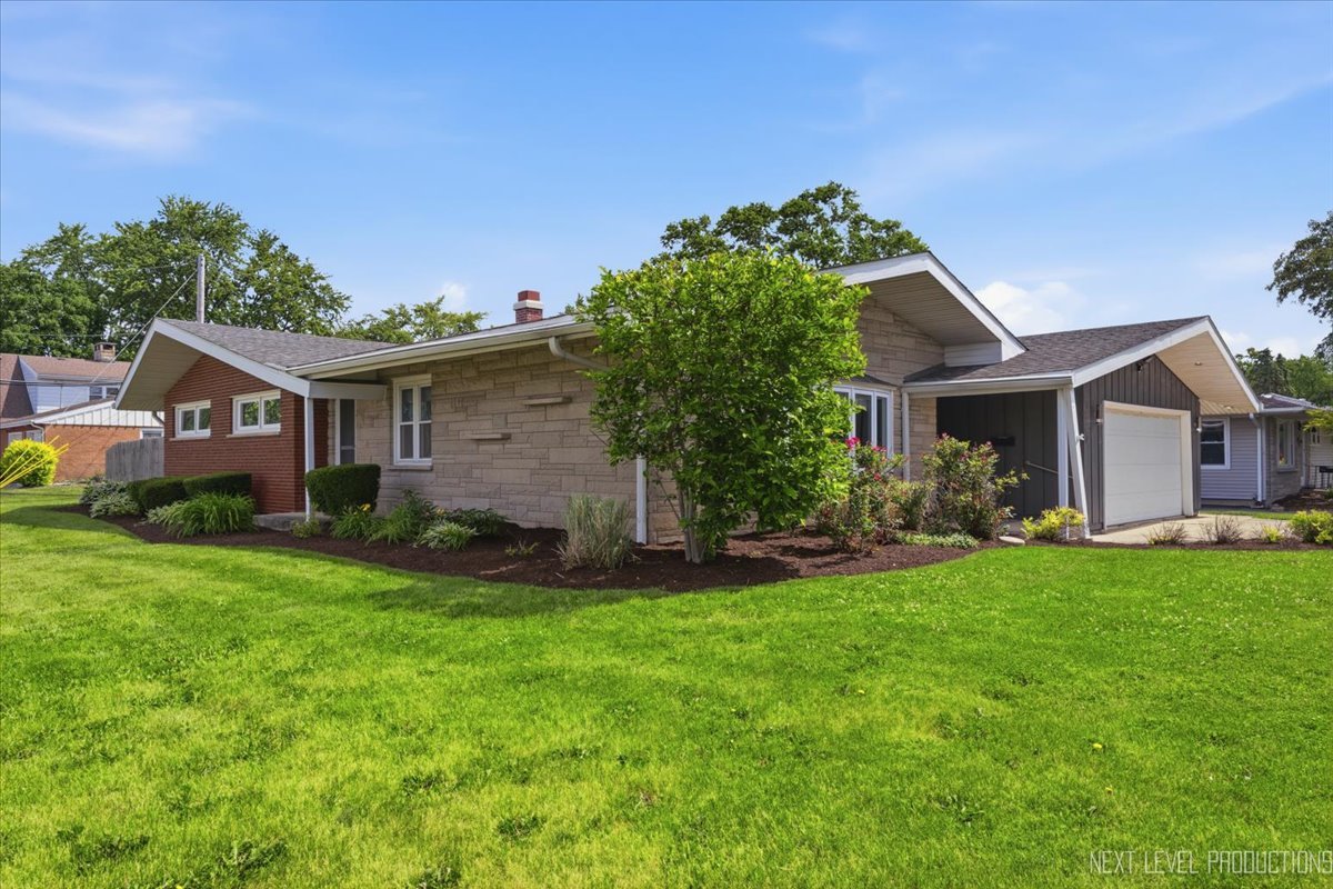 1002 Holly Court