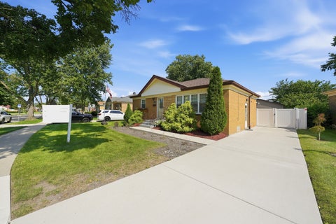Tiny photo for 11201 Mandel Avenue, Westchester, IL 60154 (MLS # 12737622)
