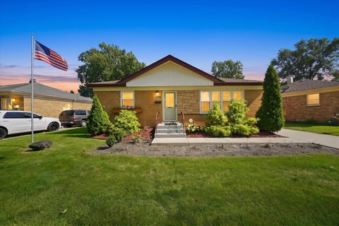 Tiny photo for 11201 Mandel Avenue, Westchester, IL 60154 (MLS # 12737622)