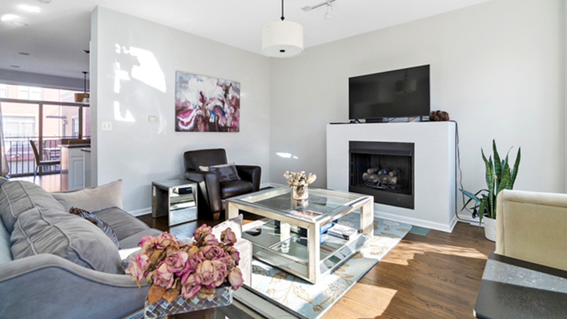 720 W EVERGREEN Avenue 720