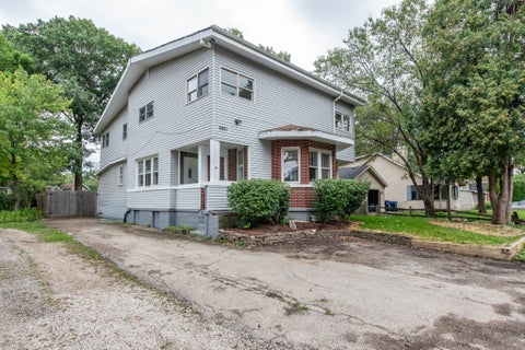 Photo of 33827 N Oak Street, Grayslake, IL 60030 (MLS # 12768096)
