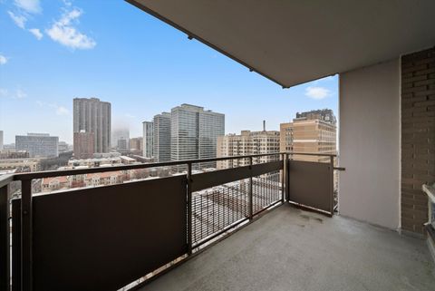 Tiny photo for 555 W Cornelia Avenue #1401, Chicago, IL 60657 (MLS # 12537259)