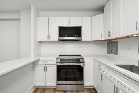 Tiny photo for 555 W Cornelia Avenue #1401, Chicago, IL 60657 (MLS # 12537259)