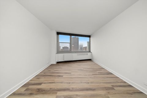 Tiny photo for 555 W Cornelia Avenue #1401, Chicago, IL 60657 (MLS # 12537259)