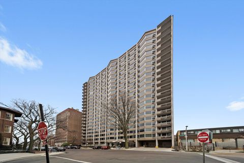 Photo of 555 W Cornelia Avenue #1401, Chicago, IL 60657 (MLS # 12537259)