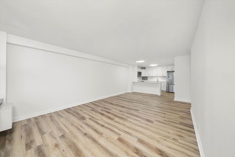 Tiny photo for 555 W Cornelia Avenue #1401, Chicago, IL 60657 (MLS # 12537259)