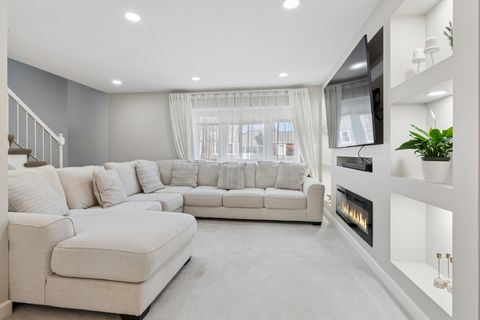 Tiny photo for 1936 Whitingham Lane, Hoffman Estates, IL 60169 (MLS # 12614249)