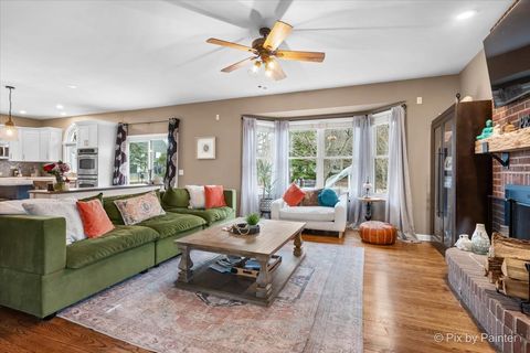 Tiny photo for 39W901 Carl Sandburg Road, St. Charles, IL 60175 (MLS # 12558759)