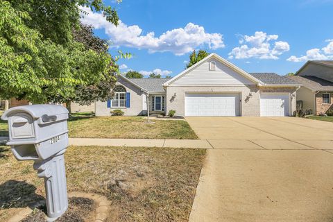 Photo of 2004 Emerald Drive, Champaign, IL 61822 (MLS # 12491645)