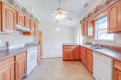 Tiny photo for 2213 Darren Drive, Marion, IL 62959 (MLS # 12709069)