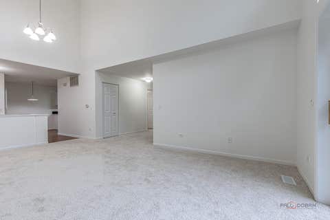 Tiny photo for 985 Huntington Drive #985, Elk Grove Village, IL 60007 (MLS # 12734082)
