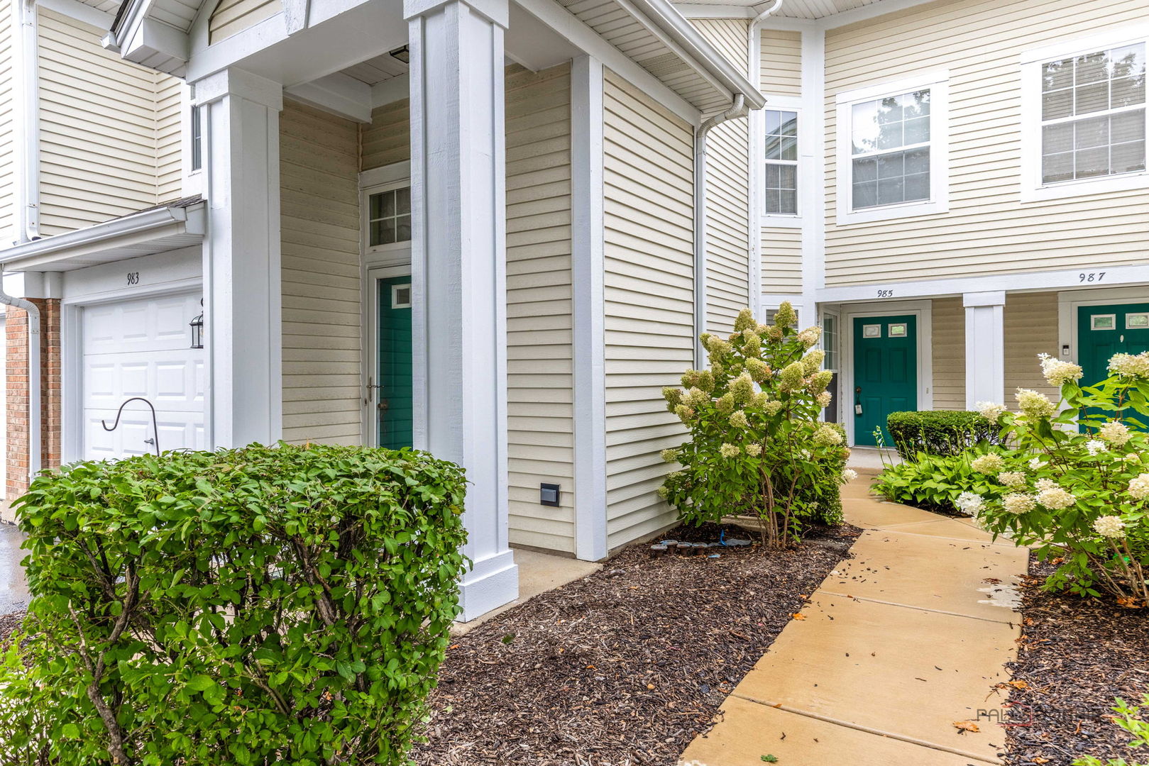 985 Huntington Drive 985