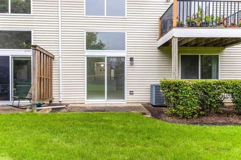 Tiny photo for 985 Huntington Drive #985, Elk Grove Village, IL 60007 (MLS # 12734082)