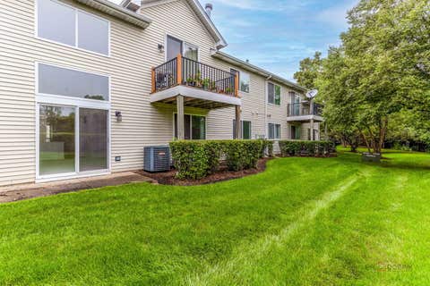 Tiny photo for 985 Huntington Drive #985, Elk Grove Village, IL 60007 (MLS # 12734082)