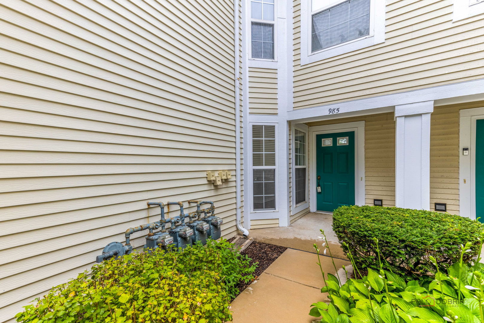 985 Huntington Drive 985