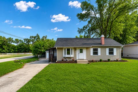 Photo of 413 Fairfield Drive, Island Lake, IL 60042 (MLS # 12715008)