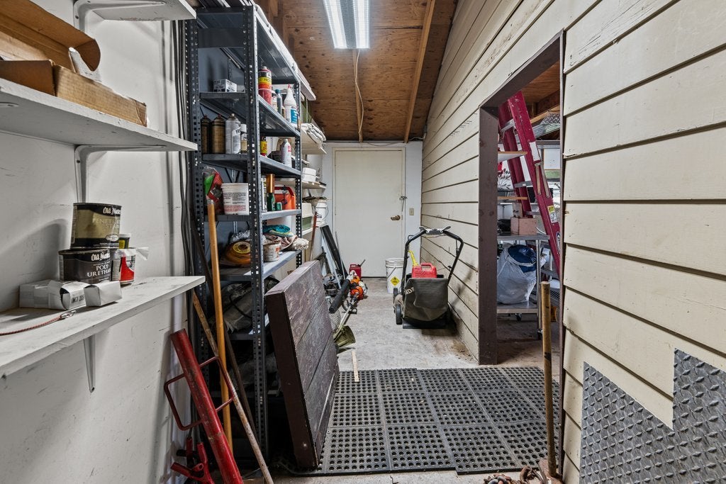 7912 9th Street W