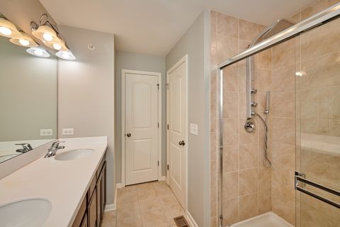 Tiny photo for 1100 Evergreen Avenue, Des Plaines, IL 60016 (MLS # 12624160)