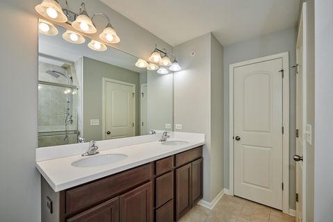 Tiny photo for 1100 Evergreen Avenue, Des Plaines, IL 60016 (MLS # 12624160)