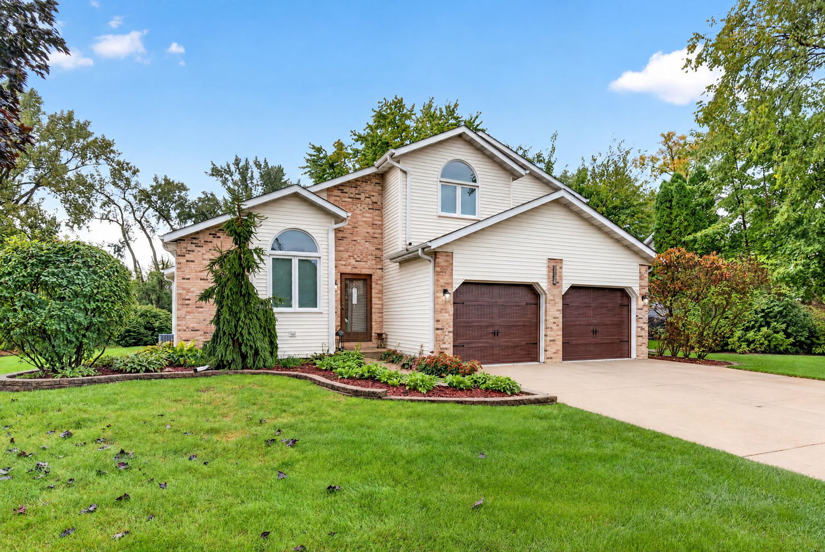 1114 Oxford Lane