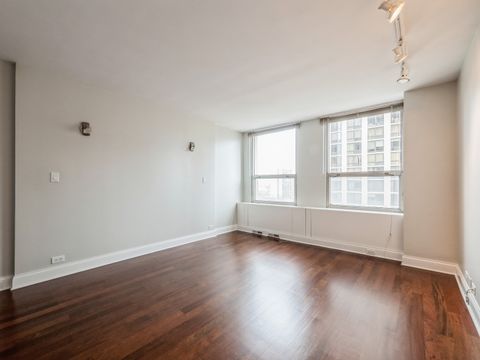 Tiny photo for 2626 N LAKEVIEW Avenue #1102, Chicago, IL 60614 (MLS # 12667038)