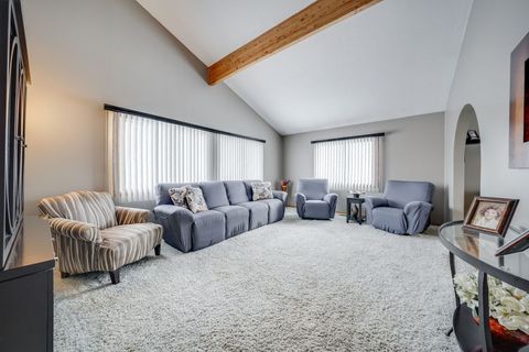 Tiny photo for 254 Bunting Lane, Bloomingdale, IL 60108 (MLS # 12620850)